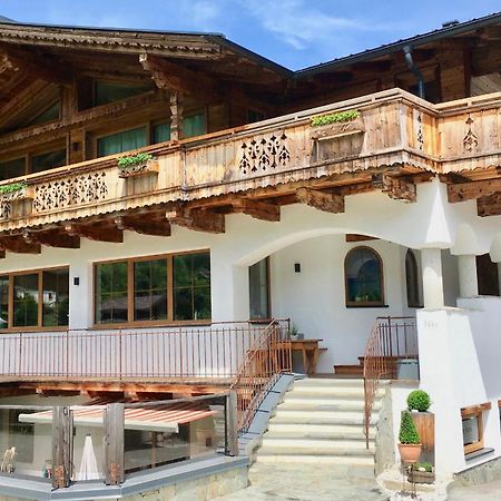 Appartements "Da Zillertaler Und Die Geigerin" Mayrhofen Exterior foto